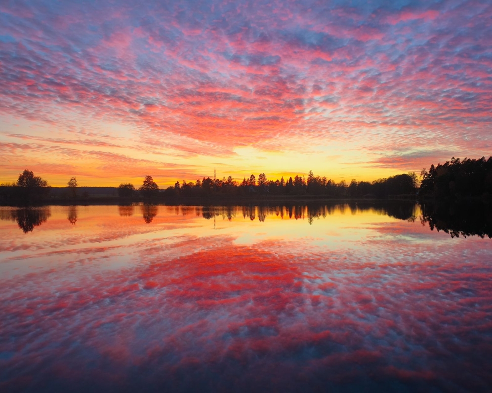 Chatka na kouzelném místě, kde si zapadající slunce opravdu vychutnáte..